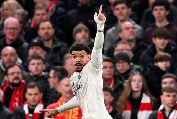 V交易网 吉布斯-怀特：在安菲尔德零封红军并取胜，这是了不起的成就